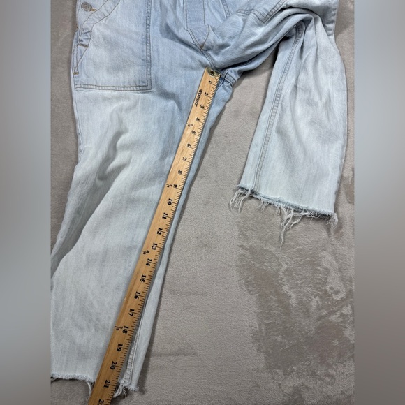 Gap Denim Bleached Wash Light Blue Jean Cropped Raw Hem Cotton Overalls Size XS - Picture 9 of 16